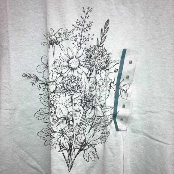 Women's Kindness Short Sleeve Graphic T-Shirt Doe - Sage Green Size Medium new - Picture 3 of 5